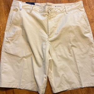 Izod hybrid shorts-brand new size 34